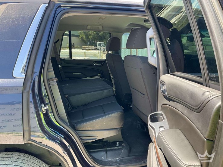 2017-chevrolet-tahoe-image-21