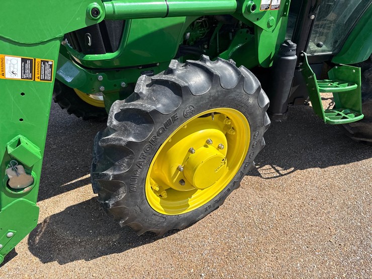2013-john-deere-5065e-image-12