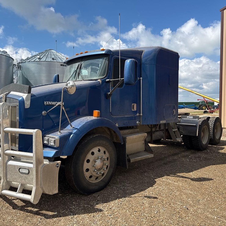 2000 Kenworth Semi
