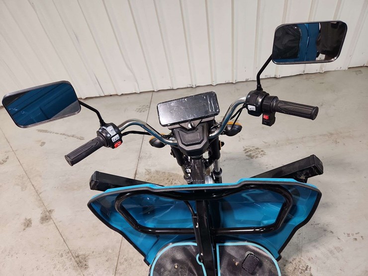 electric-tricycle-image-9
