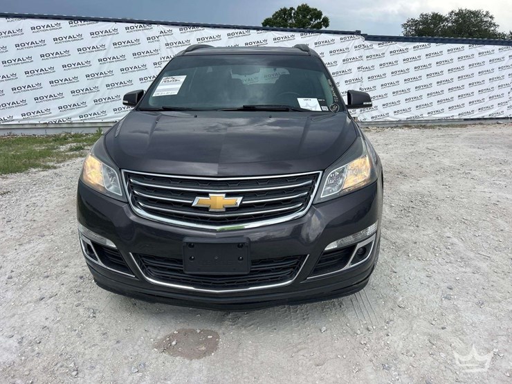 2017-chevrolet-traverse-image-21