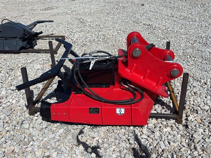 giyi-edm320-excavator-disc-mulcher-attachment-image-2