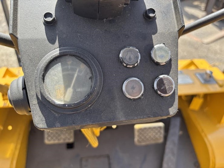 caterpillar-v80e-image-21