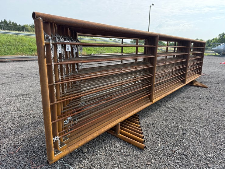 #27-•-24'-free-standing-panel-image-1