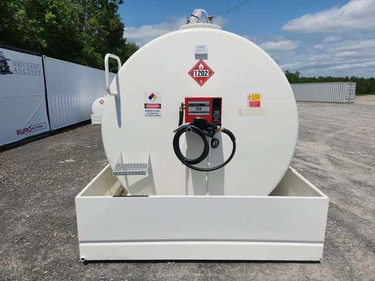 am-tank-fuel-tank-with-pump/nozzle-(2376-gallon/8995-litre)-image-4