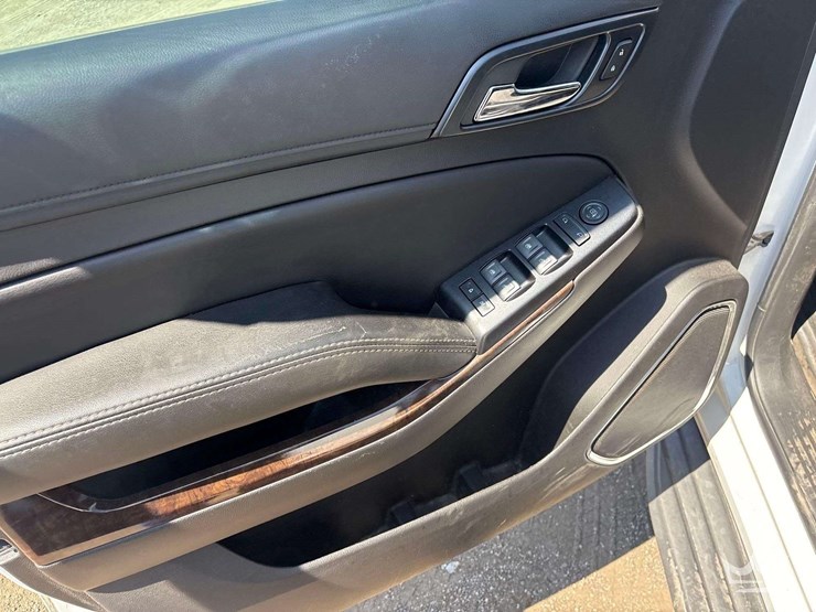 2018-chevrolet-tahoe-image-11