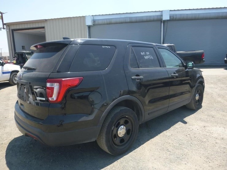 2017-ford-explorer-image-3