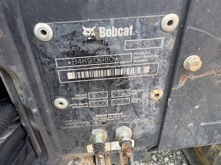 2022-bobcat-e10-image-30