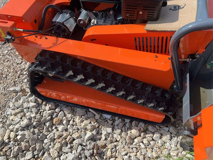 sdlool-model-lm1200q-remote-control-tracked-lawn-mower-image-12