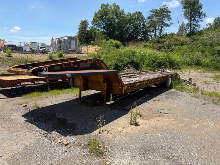 #15-•-phelan-lowboy-trailer-image-1