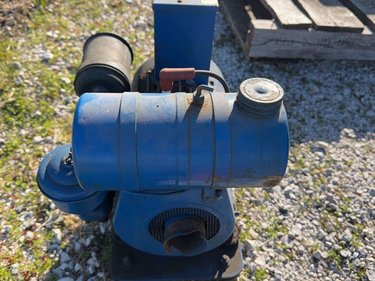 (2)-small-gas-generators-image-3