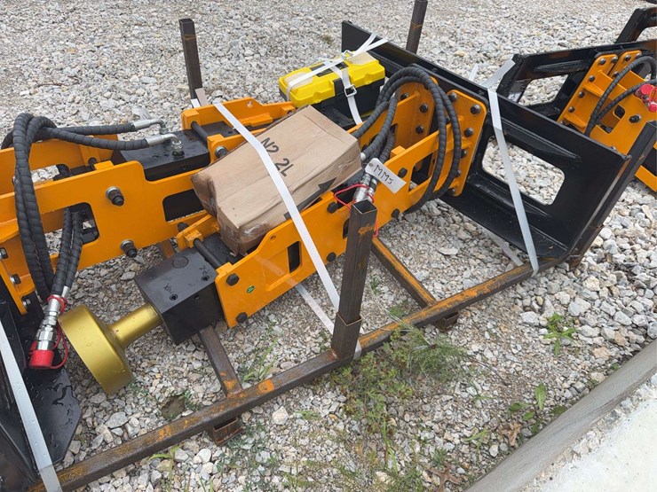 pile-hammer-model-d680-industrial-equipment-image-1