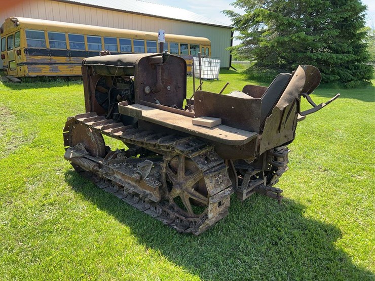 caterpillar-fifteen-image-5