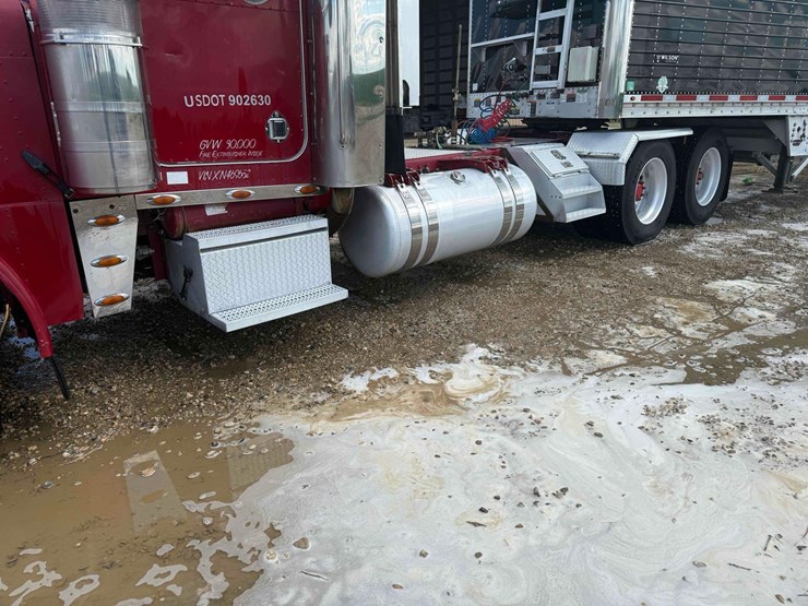 1999-peterbilt-378-image-6