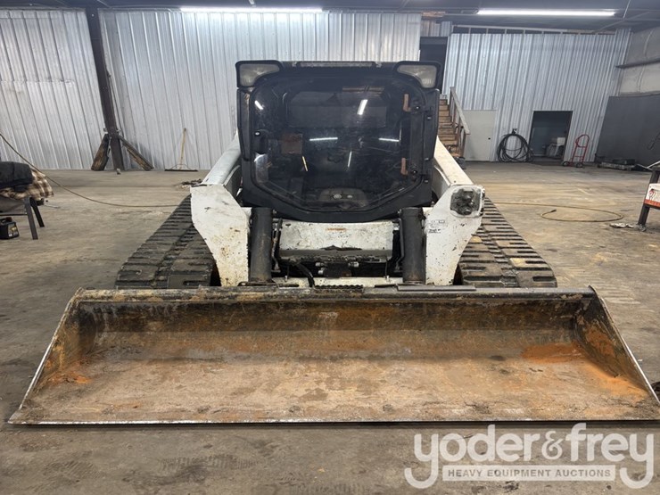 2016-bobcat-t870-image-2