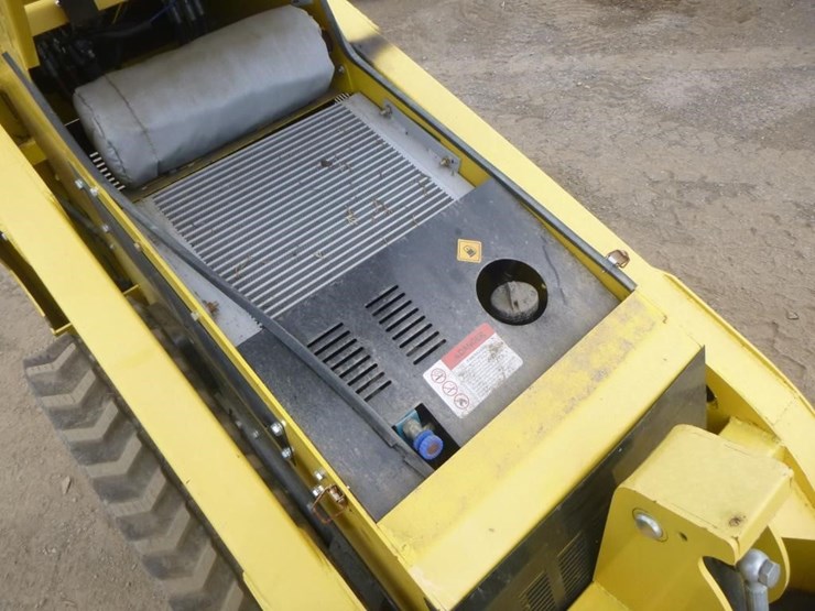 2023-diggit-scl850-skid-steer-track-loader-image-16