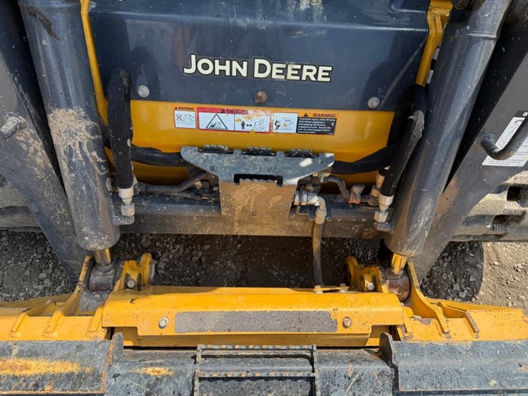 2022-deere-317g-image-10