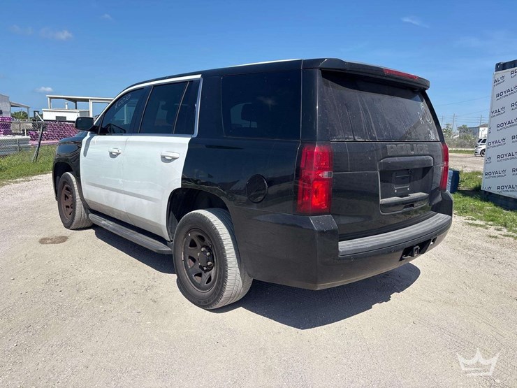 2020-chevrolet-tahoe-image-4