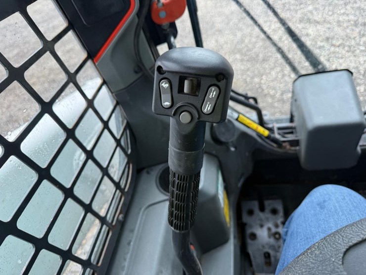 2021-bobcat-t66-image-26