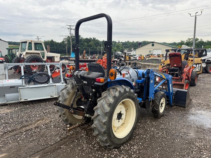 new-holland-workmaster-40-image-4