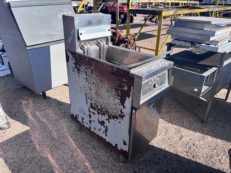 #36645-•-stainless-double-fryer-image-1