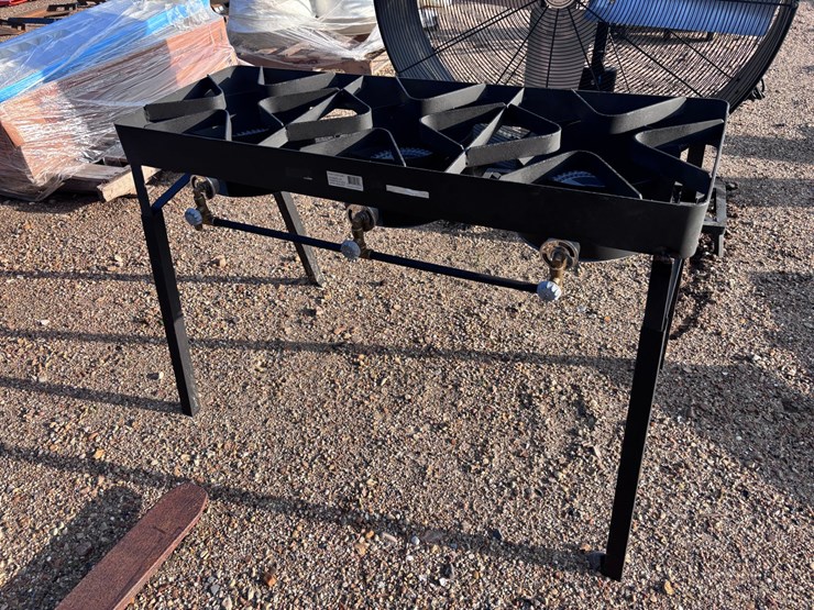 #31921-•-3-burner-propane-on-stand-image-2