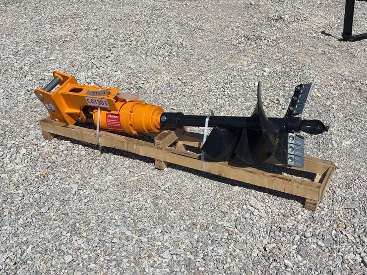 giyi-hydraulic-earth-auger-attachment-for-cat-303-image-1