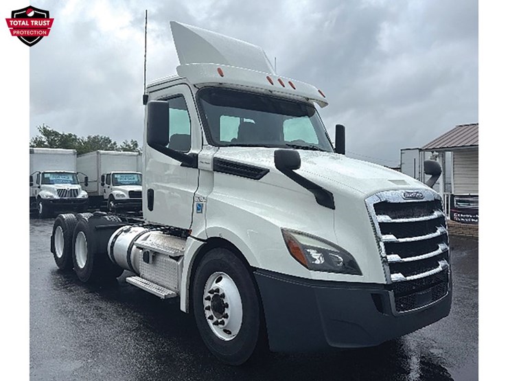 2019-freightliner-cascadia-126-image-1