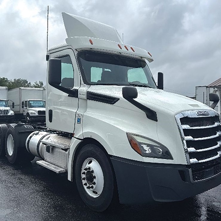 2019 FREIGHTLINER CASCADIA 126
