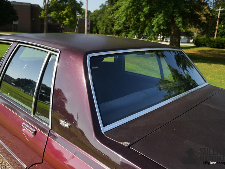 run-#30---1988-chevrolet-caprice-sedan-image-18