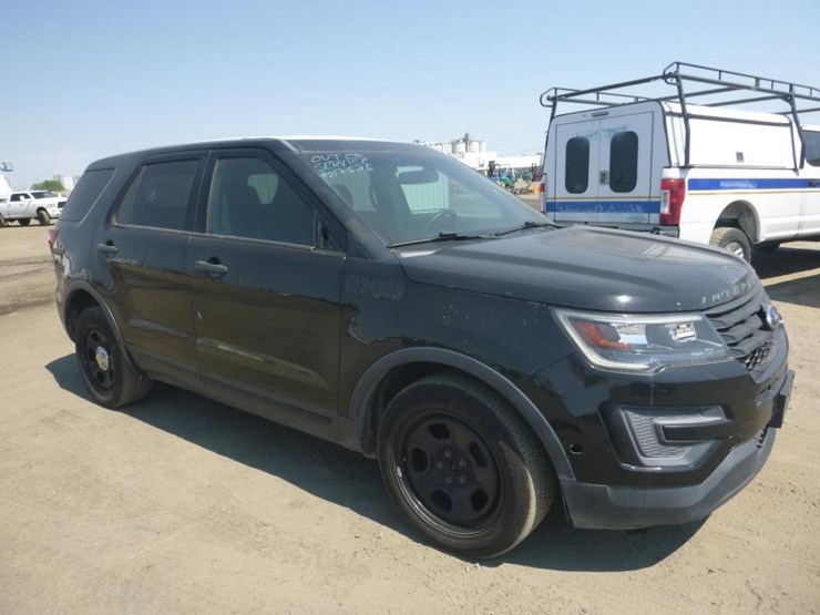 2017-ford-explorer-image-2