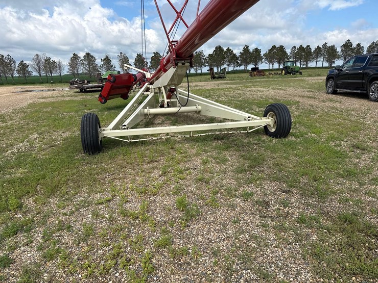 buhler-farm-king-1395-image-8