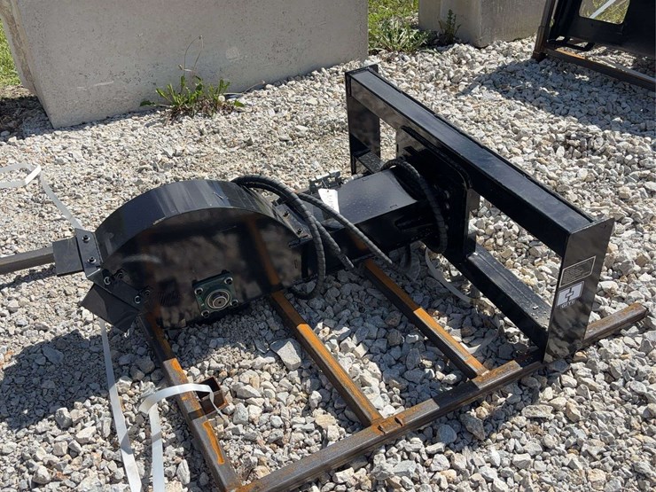 giyi-sg45-skid-steer-hydraulic-stump-grinder-attachment-image-1