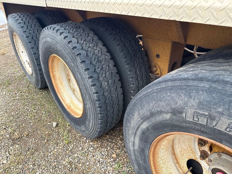 r-way-belly-dump-trailer-image-24