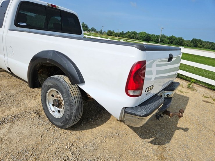 2004-ford-f250-xlt-image-13