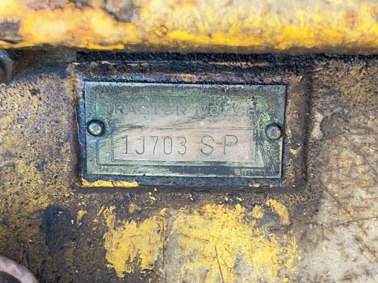 caterpillar-twenty-two-image-42
