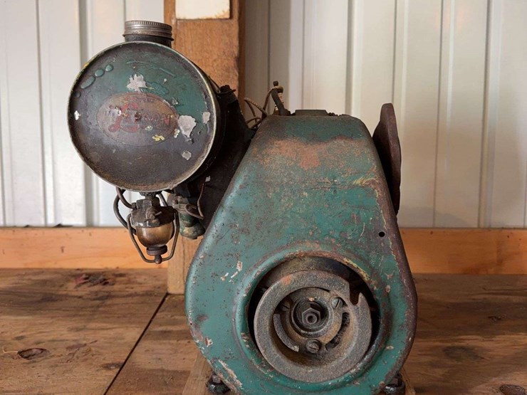 1.5-h.p.-lauson-engine-image-4