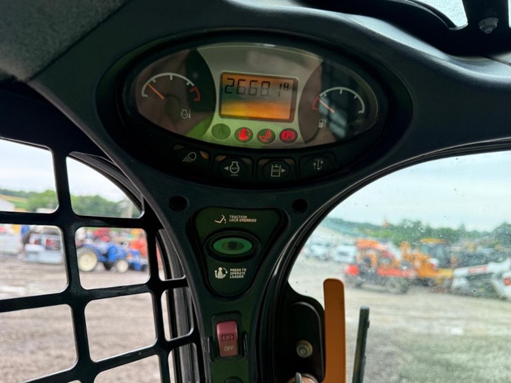 2019-bobcat-t595-image-24