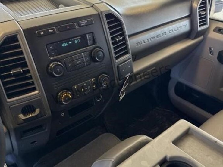 2017-ford-f550-image-23