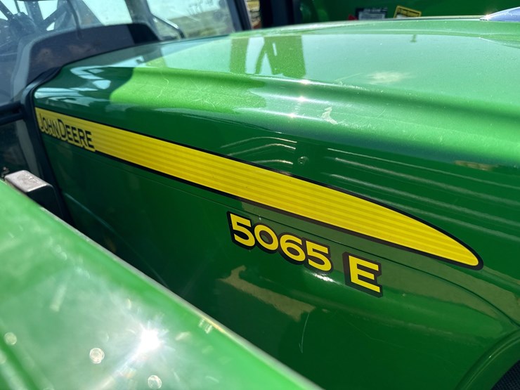 2013-john-deere-5065e-image-18
