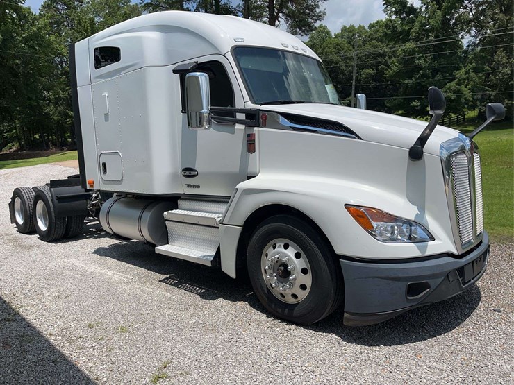 2022-kenworth-t680-image-5