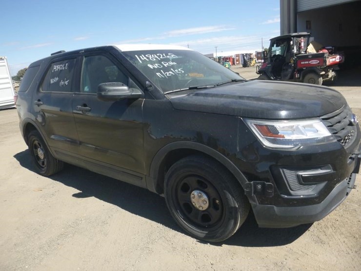 2016-ford-explorer-image-2