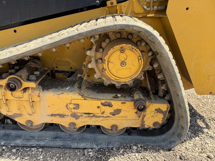 2019-caterpillar-239d3-image-19