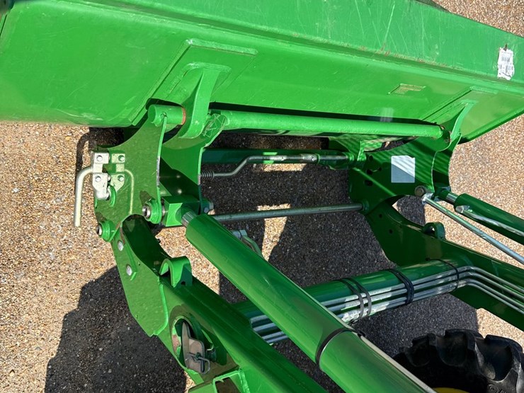 2013-john-deere-5065e-image-13