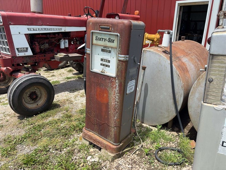bowser-sixty-six-phillips-66-fuel-pump-image-1