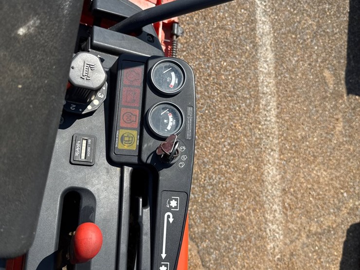 kubota-zd326s-image-13