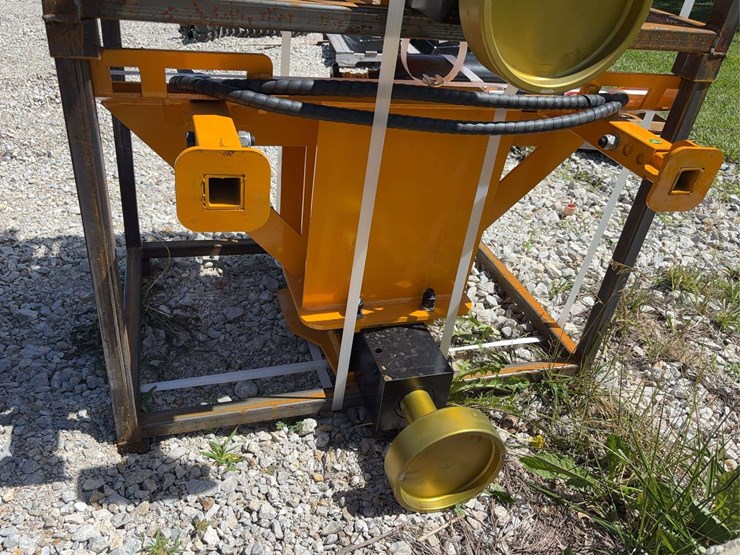 giyi-ad680-hydraulic-pile-hammer-image-8