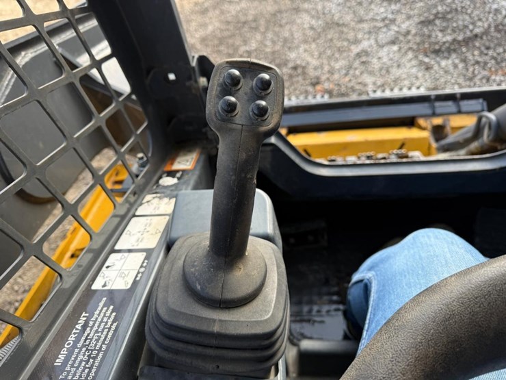2019-deere-331g-image-25