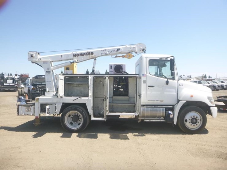 2015-hino-268-image-7