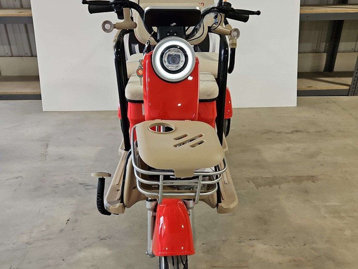 electric-tricycle-image-2